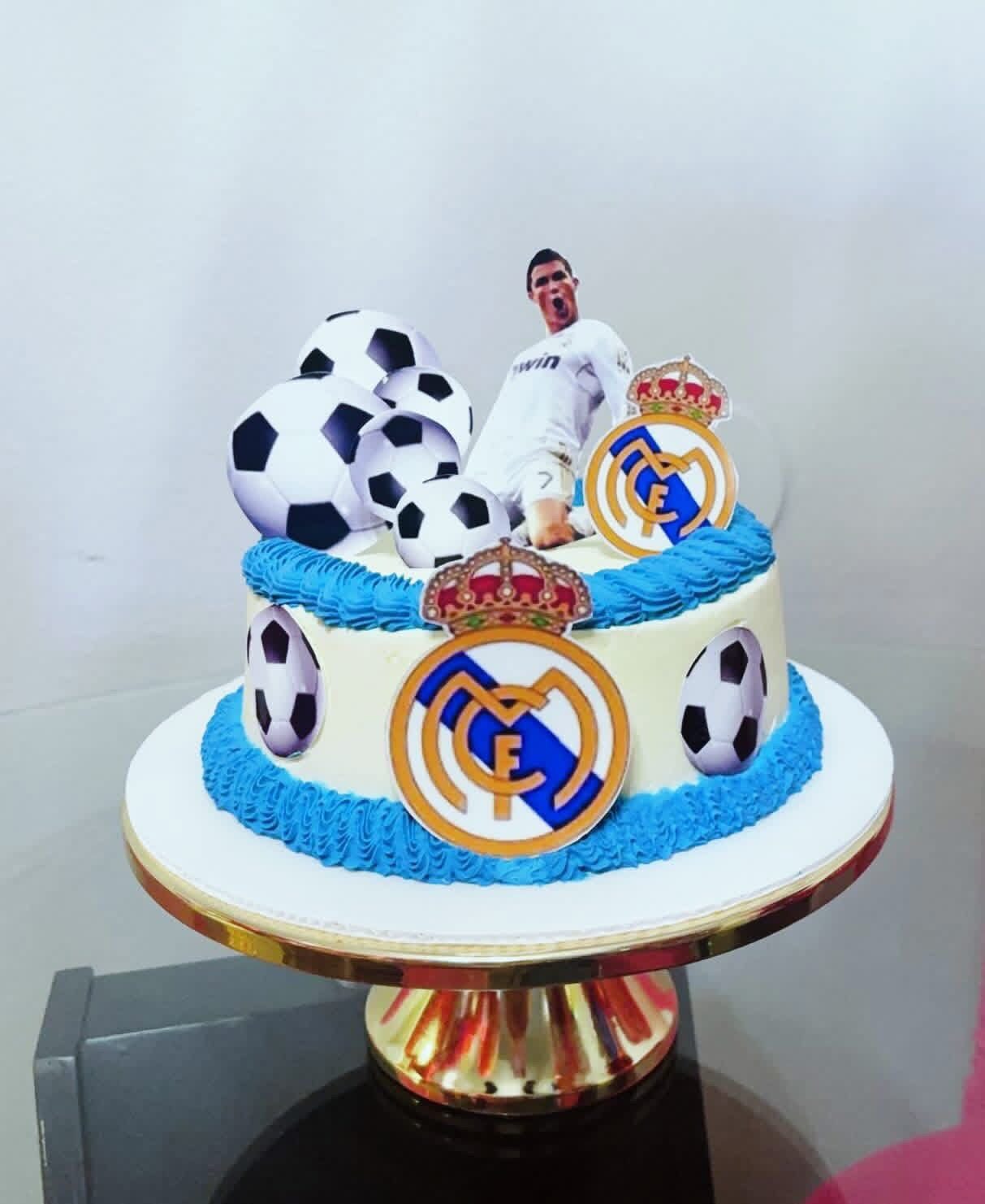 Tiered custom cake by Juandy Impulso & Eventos in Denver and Aurora, Colorado