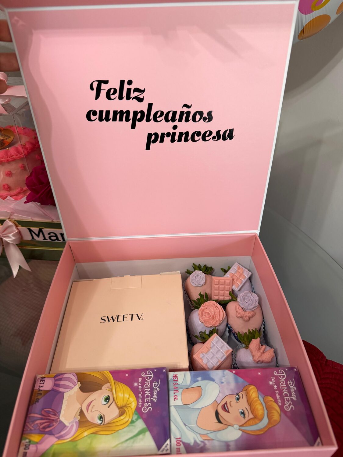 Custom party cake by Juandy Impulso & Eventos, Denver CO